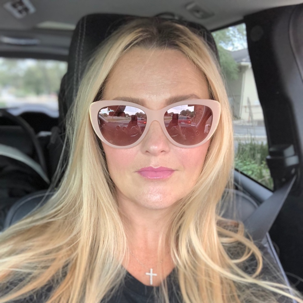 Meet your Posher, Gillian